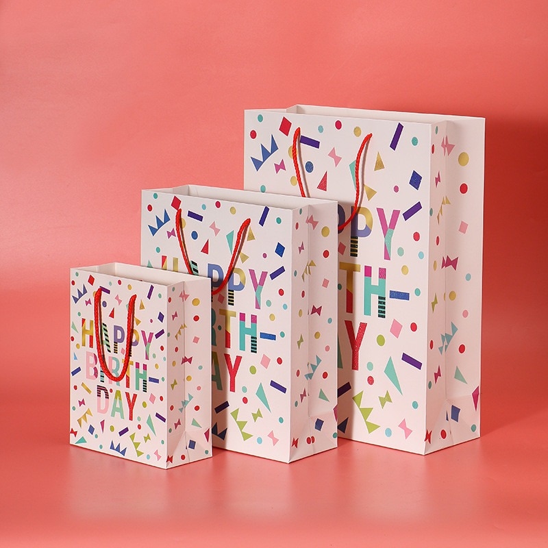 Cardboard Paper Happy Birthday Gift Bag 4 CMYK Color 18x23x8cm